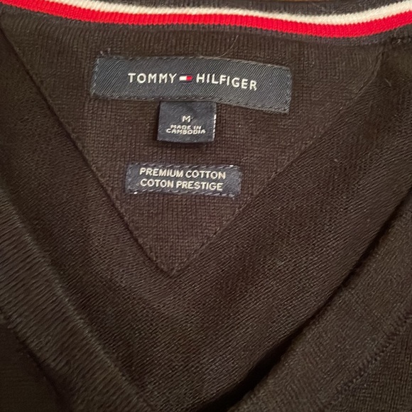 Mens size medium Tommy Hilfiger sweater - Picture 2 of 2